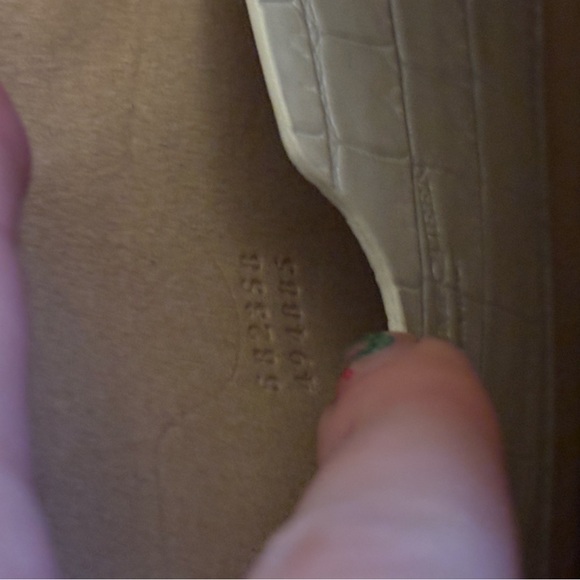 Alexander McQueen Small Skull White Crocodile-Embossed Leather Crossbody Bag - Picture 9 of 12